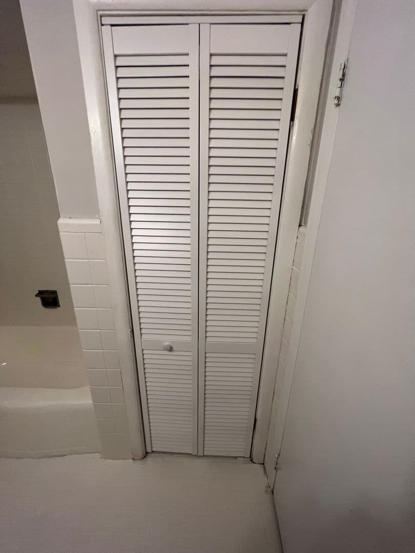 Chicago Apartment: 5718 N. Mozart St.