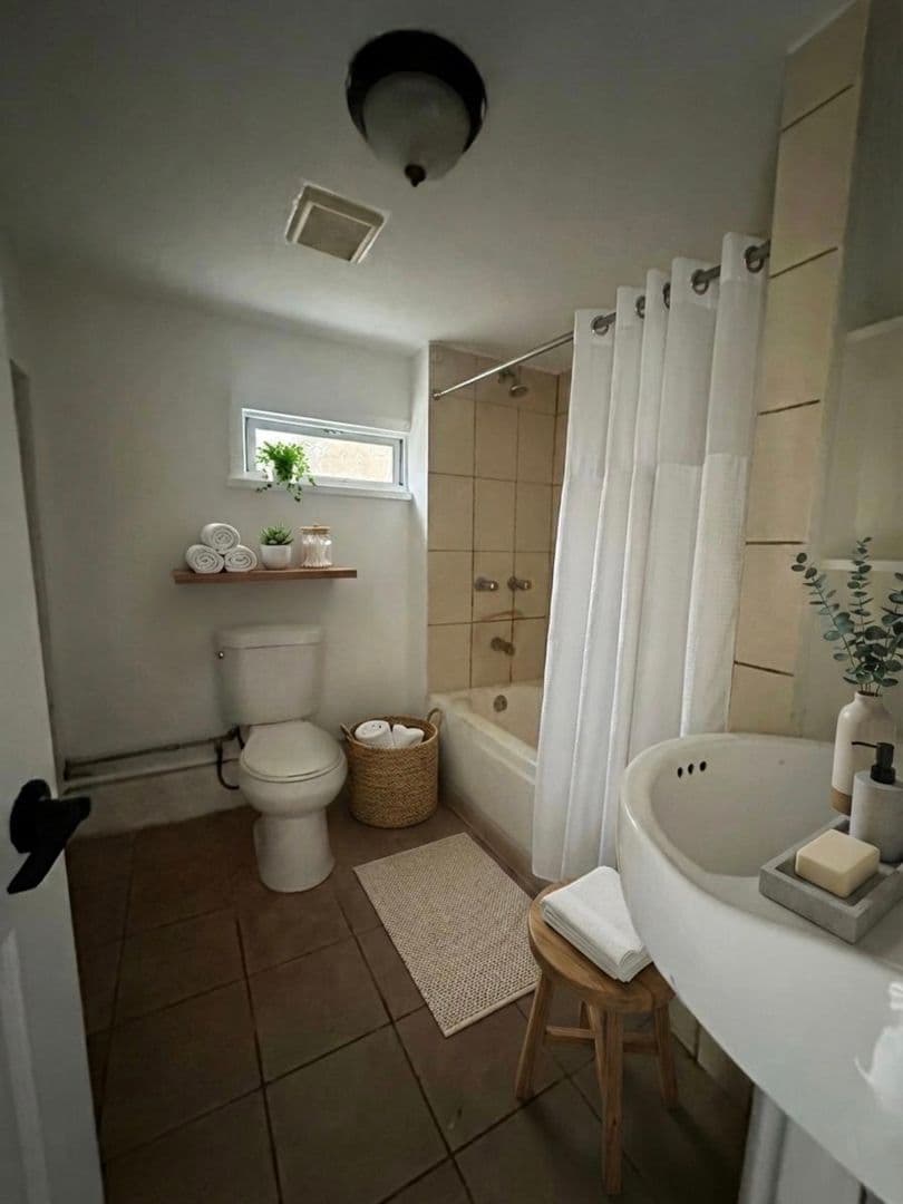 Chicago Apartment: 1631 S. California Ave