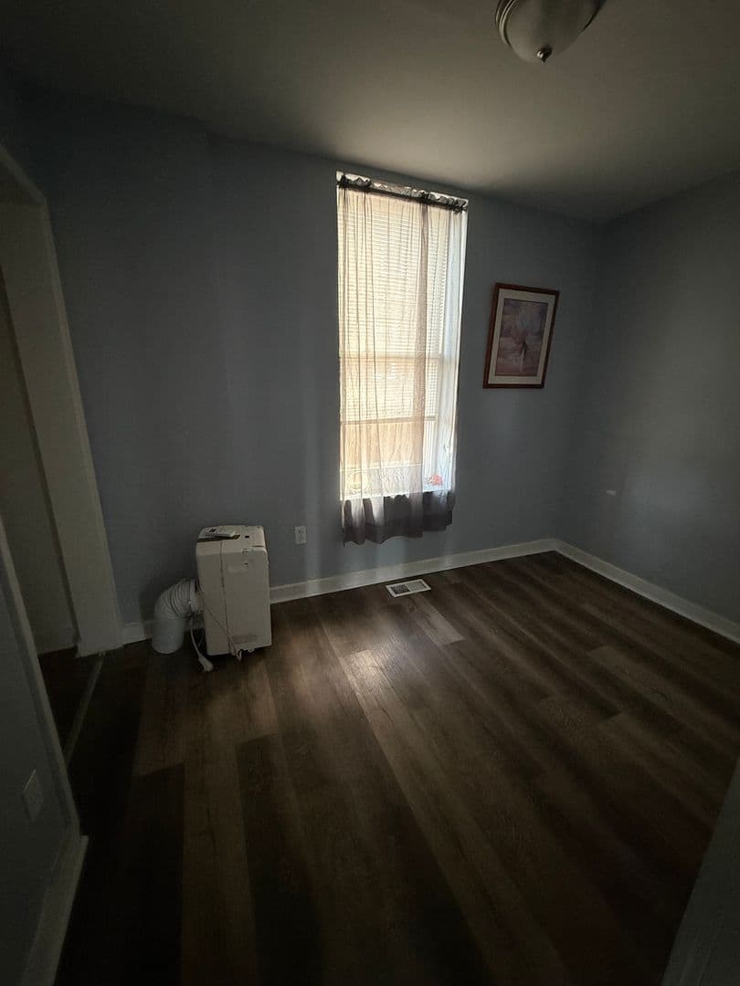 Chicago Apartment: 2101 S. Marshall Blvd & 2867-69 W. 21st St