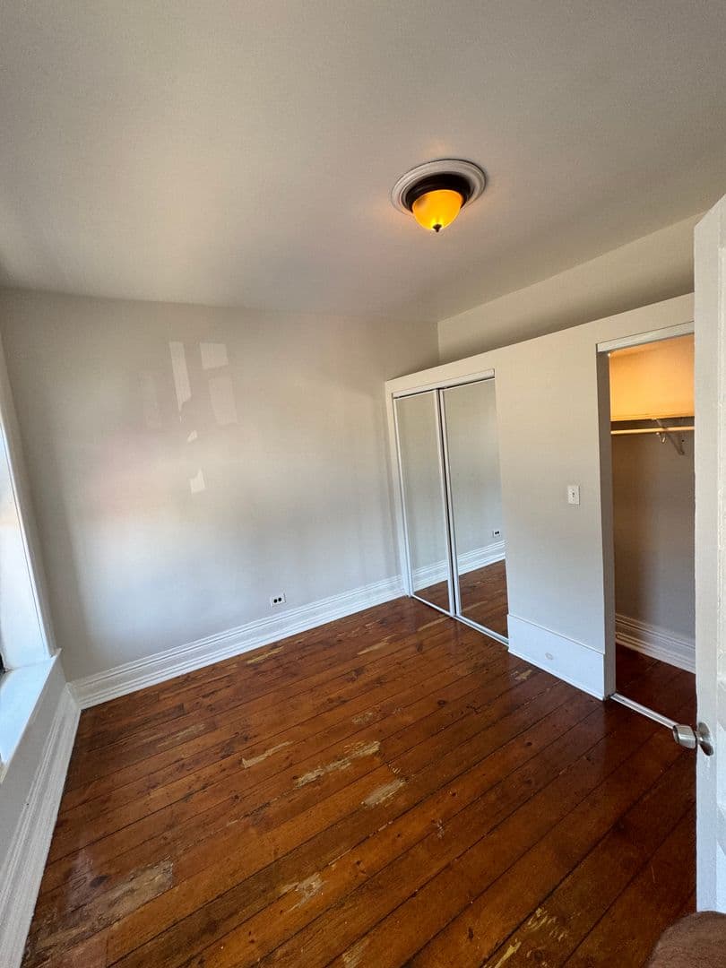 Chicago Apartment: 2065 Coulter St