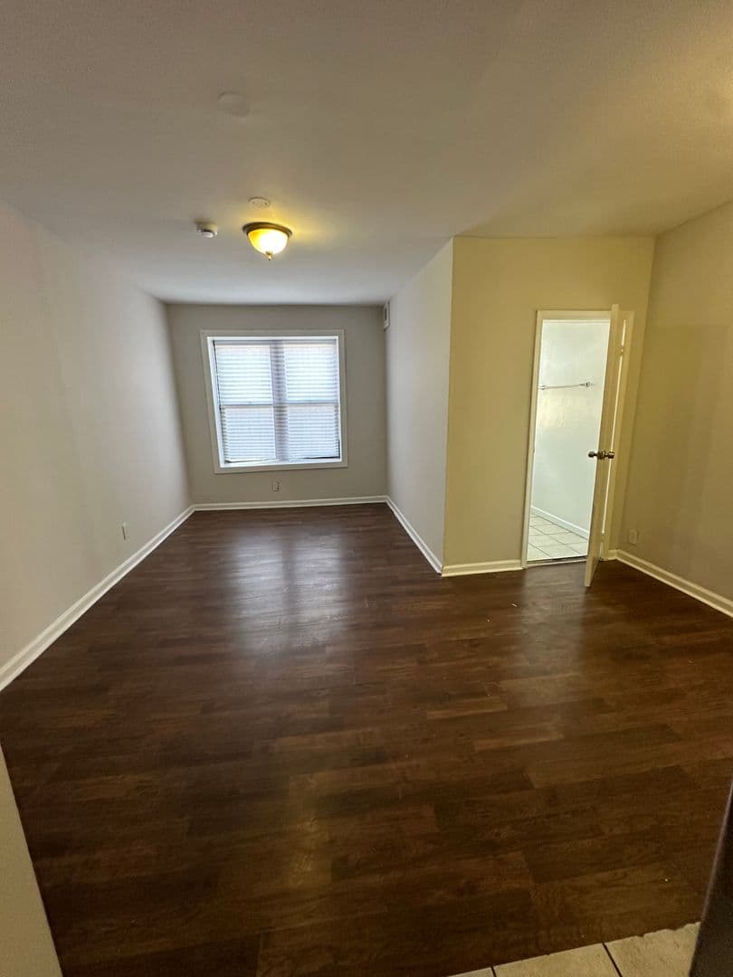 Chicago Apartment: 2200-2210 S. Marshall Blvd