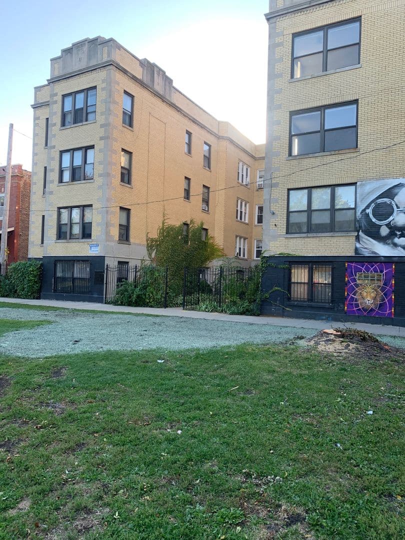 Chicago Apartment: 2200-2210 S. Marshall Blvd