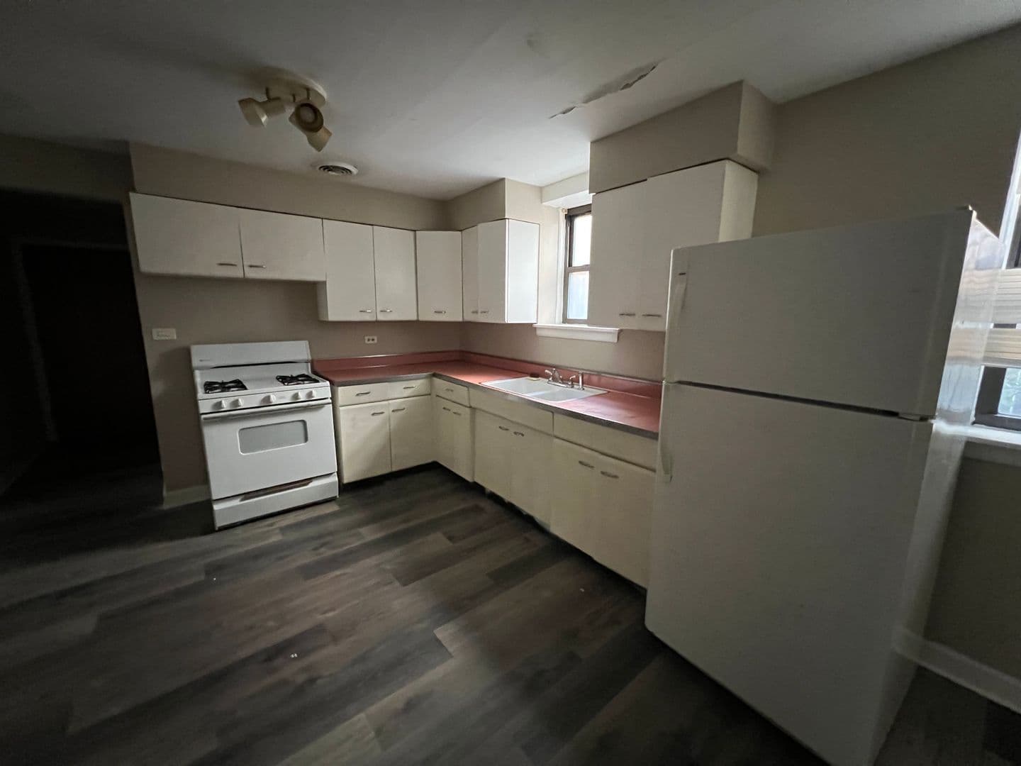 Chicago Apartment: 5718 N. Mozart St.