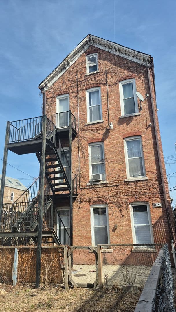 Chicago Apartment: 2143 S. Fairfield Ave