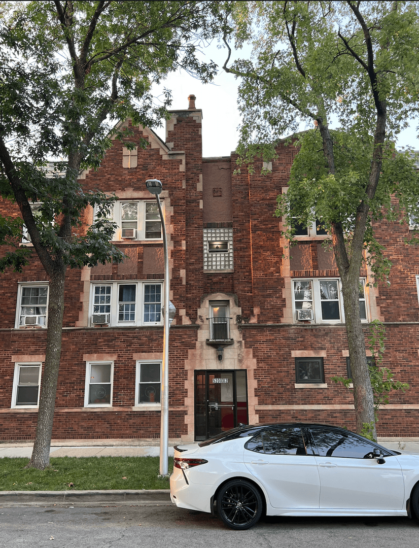 Chicago Apartment: 2900-04 N. Laramie Ave.