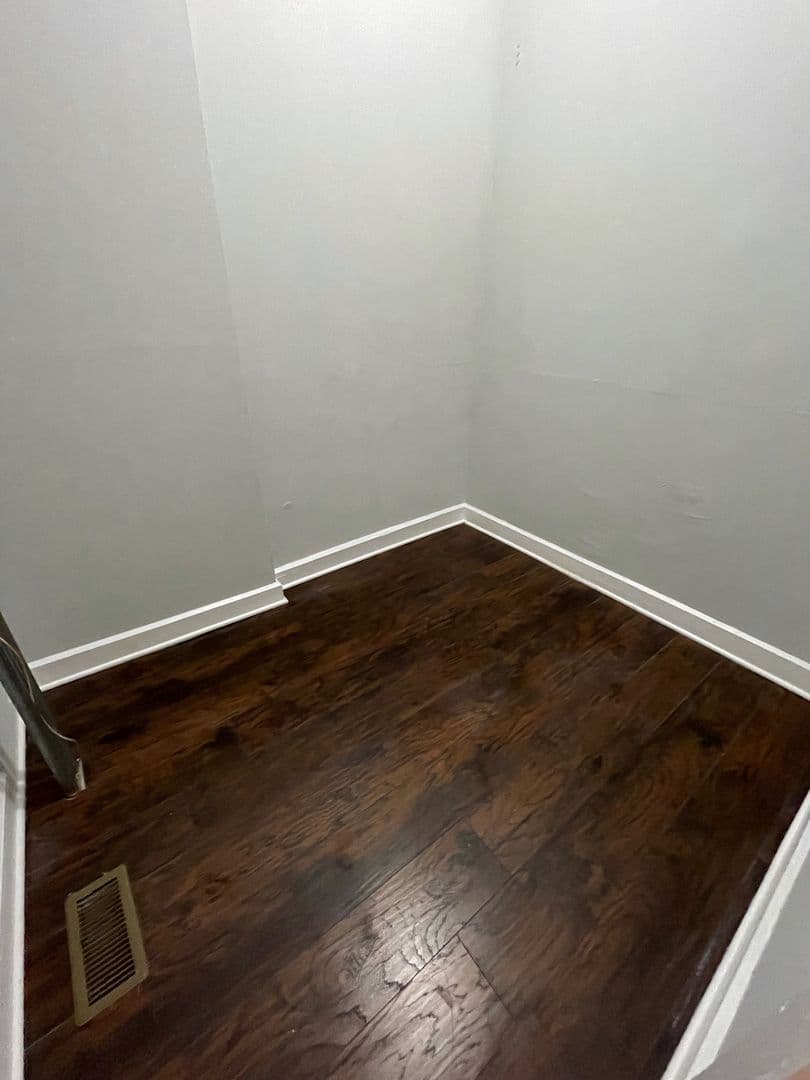 Chicago Apartment: 2065 Coulter St