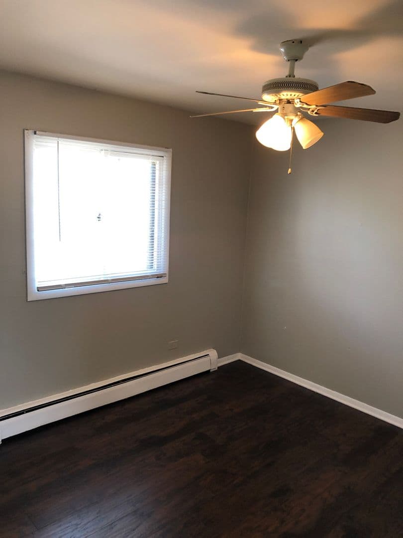 Calumet Park Apartment: 1200 W. 127th St