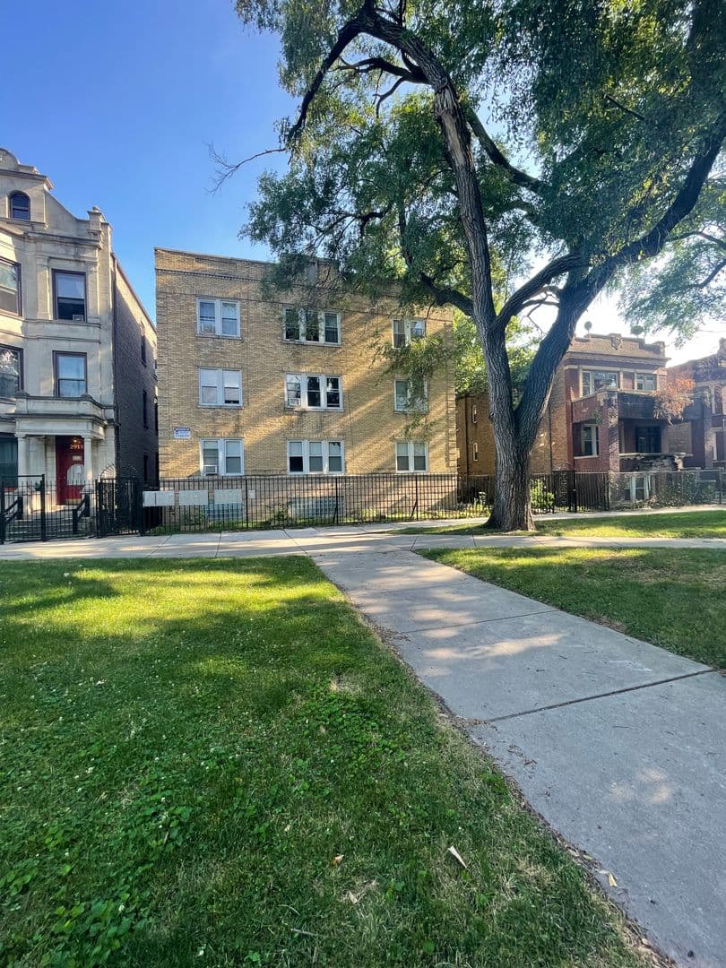 Chicago Apartment: 2917-21 W. 24th Blvd