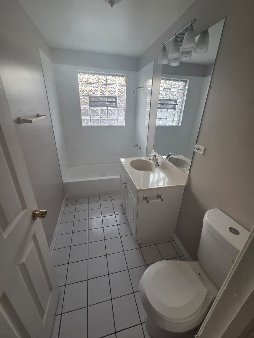 Chicago Apartment: 1840-54 S. Fairfield Ave