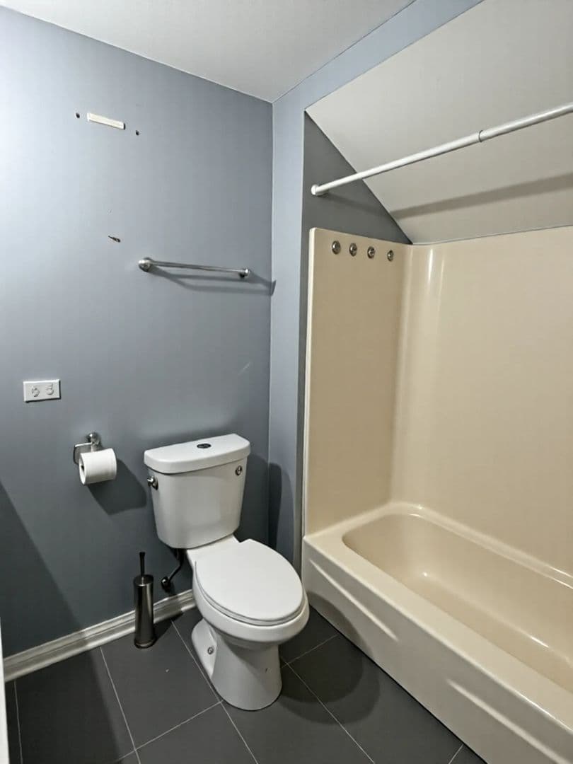 Chicago Apartment: 3004-3006 S. Archer Ave