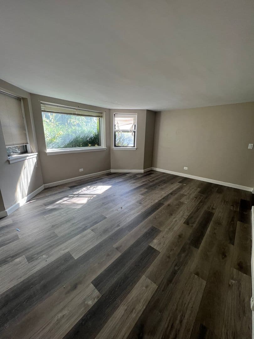 Chicago Apartment: 5718 N. Mozart St.