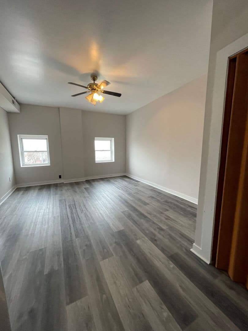 Chicago Apartment: 3215 W. Cermak Rd