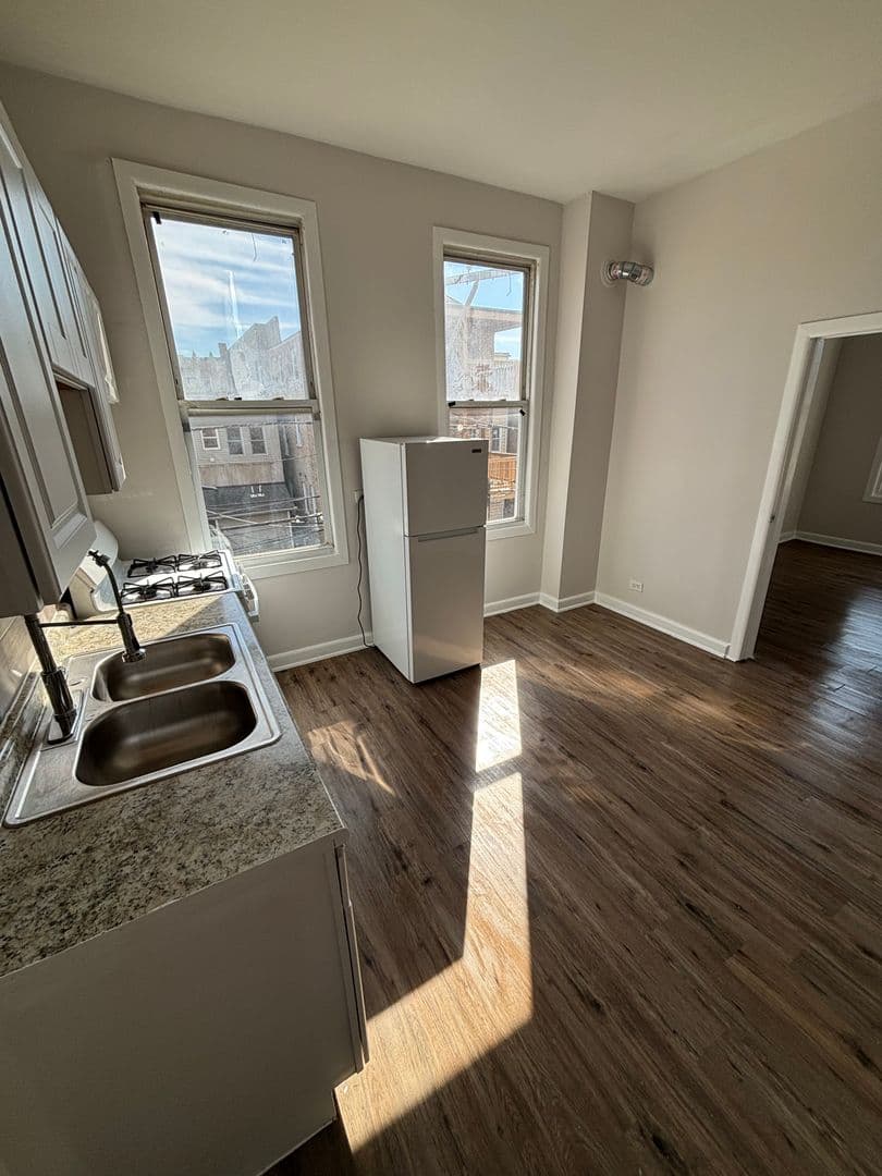 Chicago Apartment: 2143 S. Fairfield Ave