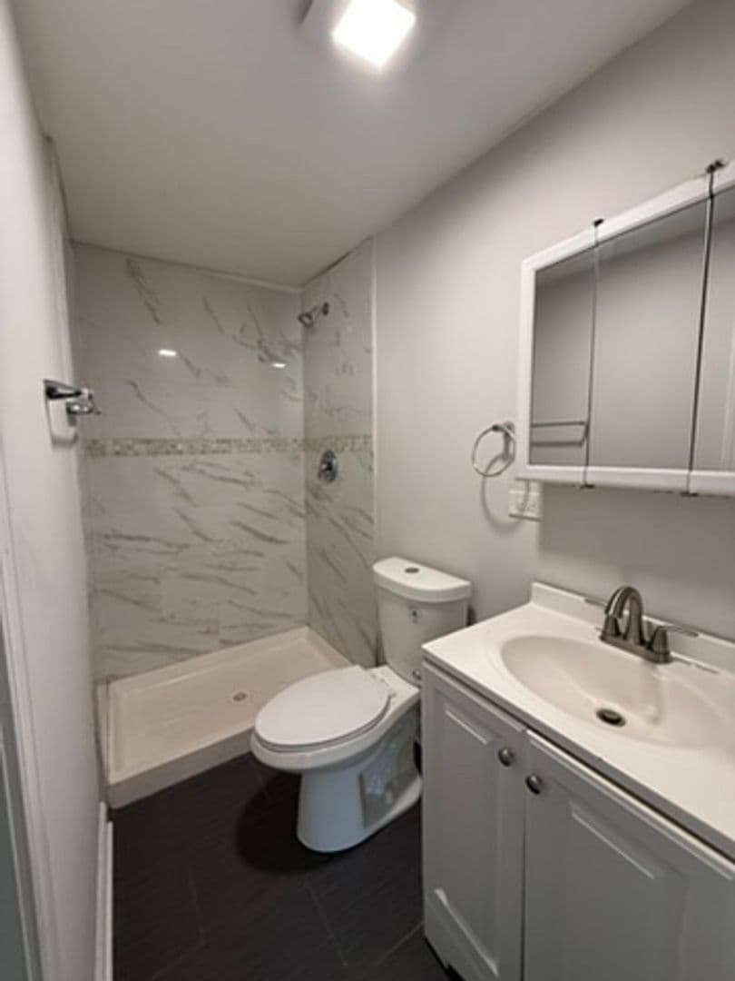 Chicago Apartment: 3004-3006 S. Archer Ave