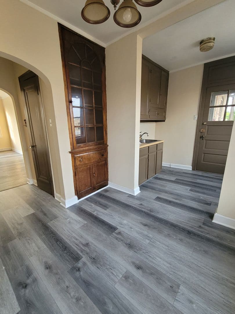 Chicago Apartment: 4425-31 N. Milwaukee Ave & 5055-65 W. Agatite Ave