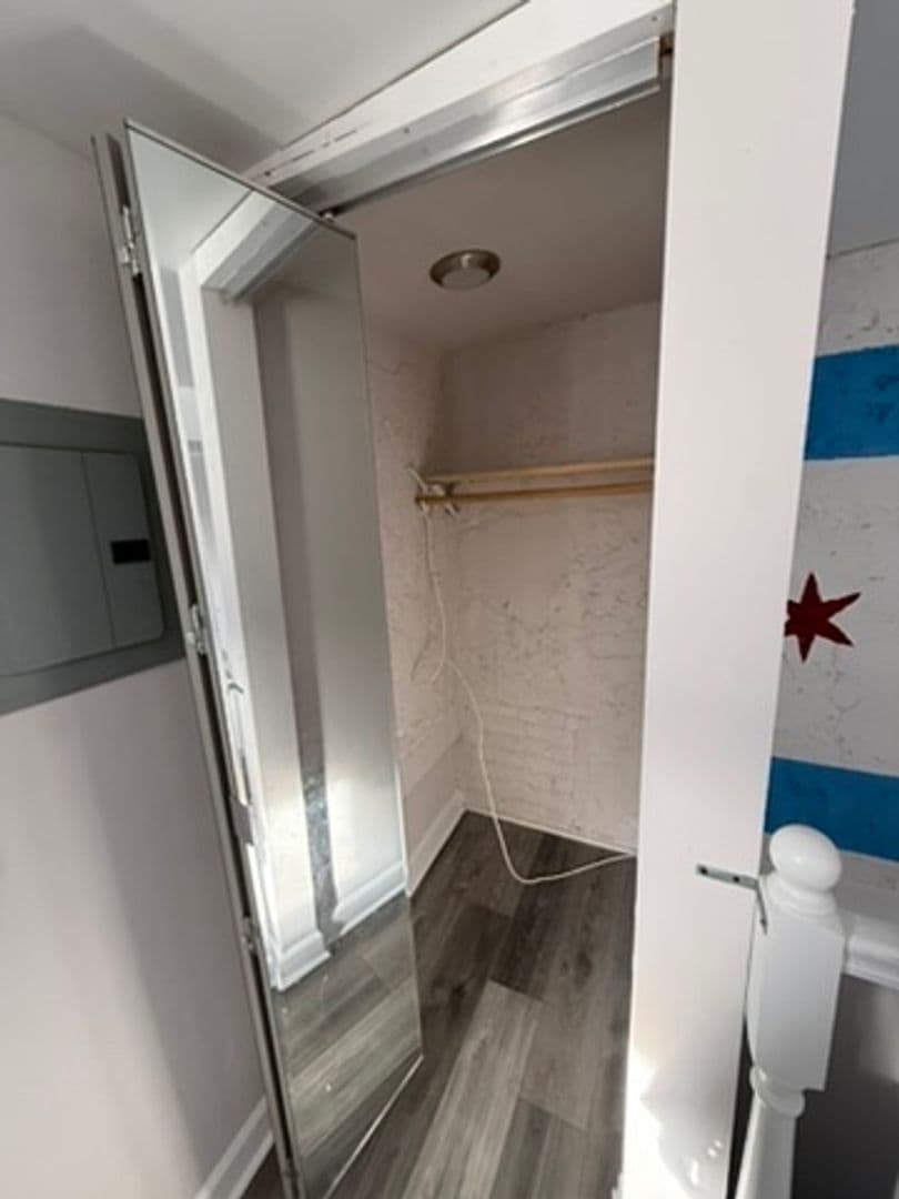 Chicago Apartment: 3004-3006 S. Archer Ave