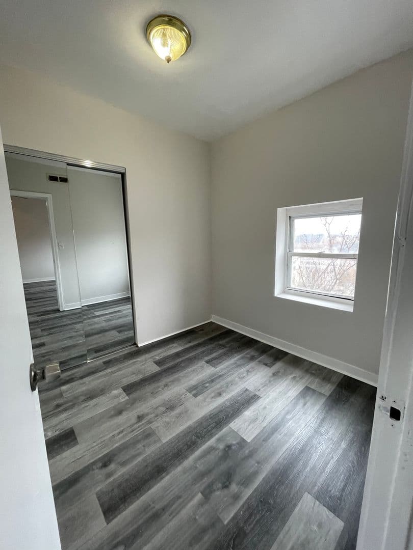 Chicago Apartment: 3215 W. Cermak Rd