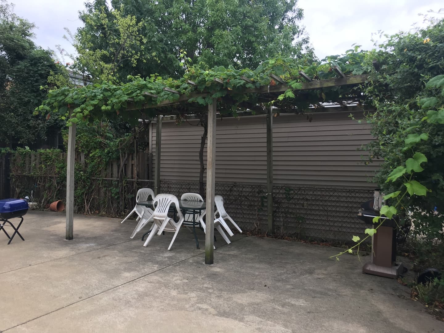 Chicago Apartment: 5718 N. Mozart St.