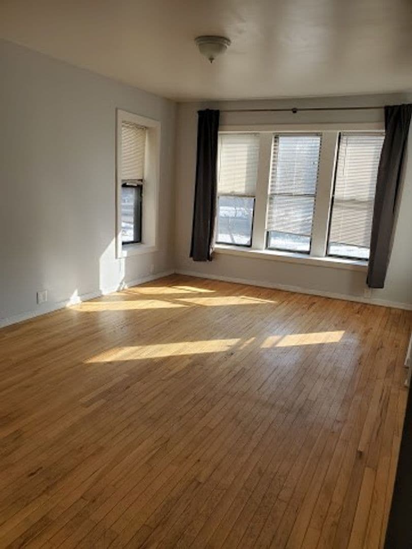 Chicago Apartment: 2200-2210 S. Marshall Blvd