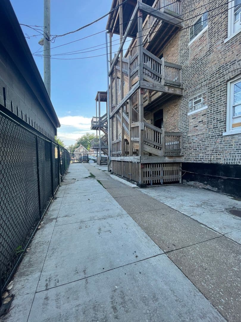 Chicago Apartment: 2917-21 W. 24th Blvd