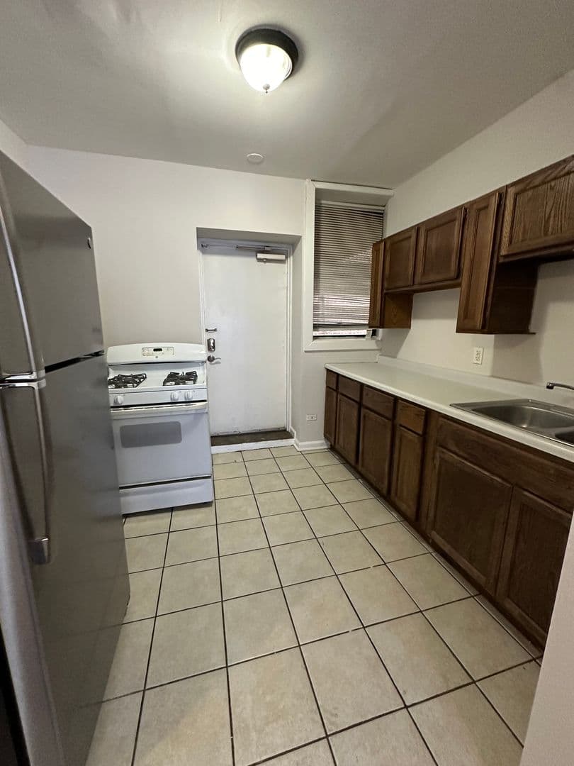 Chicago Apartment: 2200-2210 S. Marshall Blvd