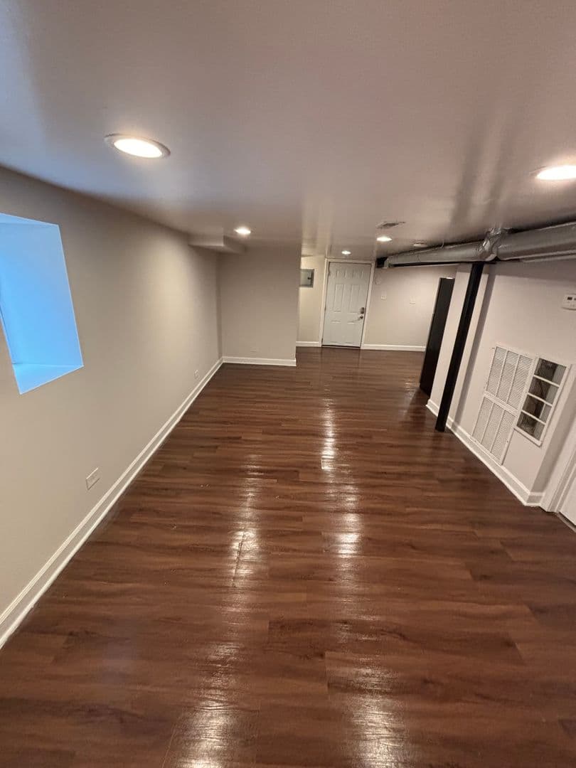 Chicago Apartment: 3042 W. Cullerton St