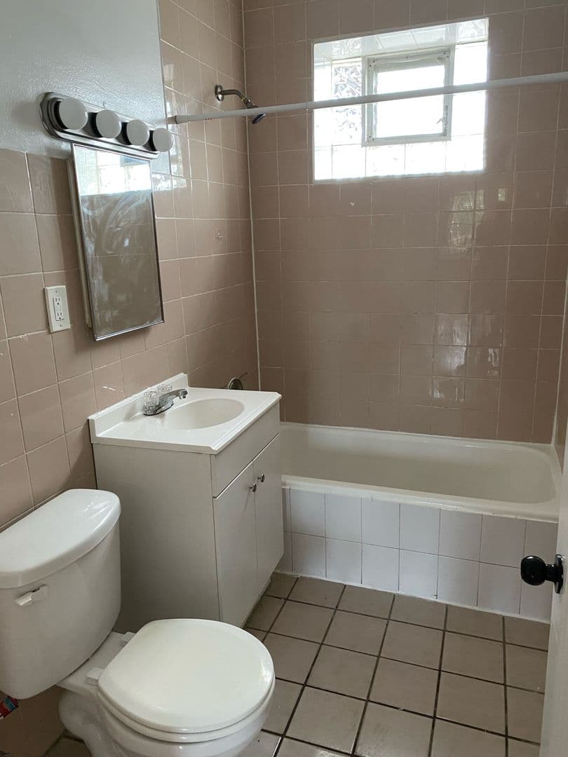 Chicago Apartment: 2917-21 W. 24th Blvd