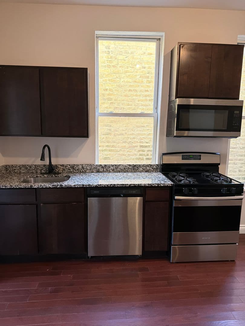 Chicago Apartment: 2903-05 W. 25th St