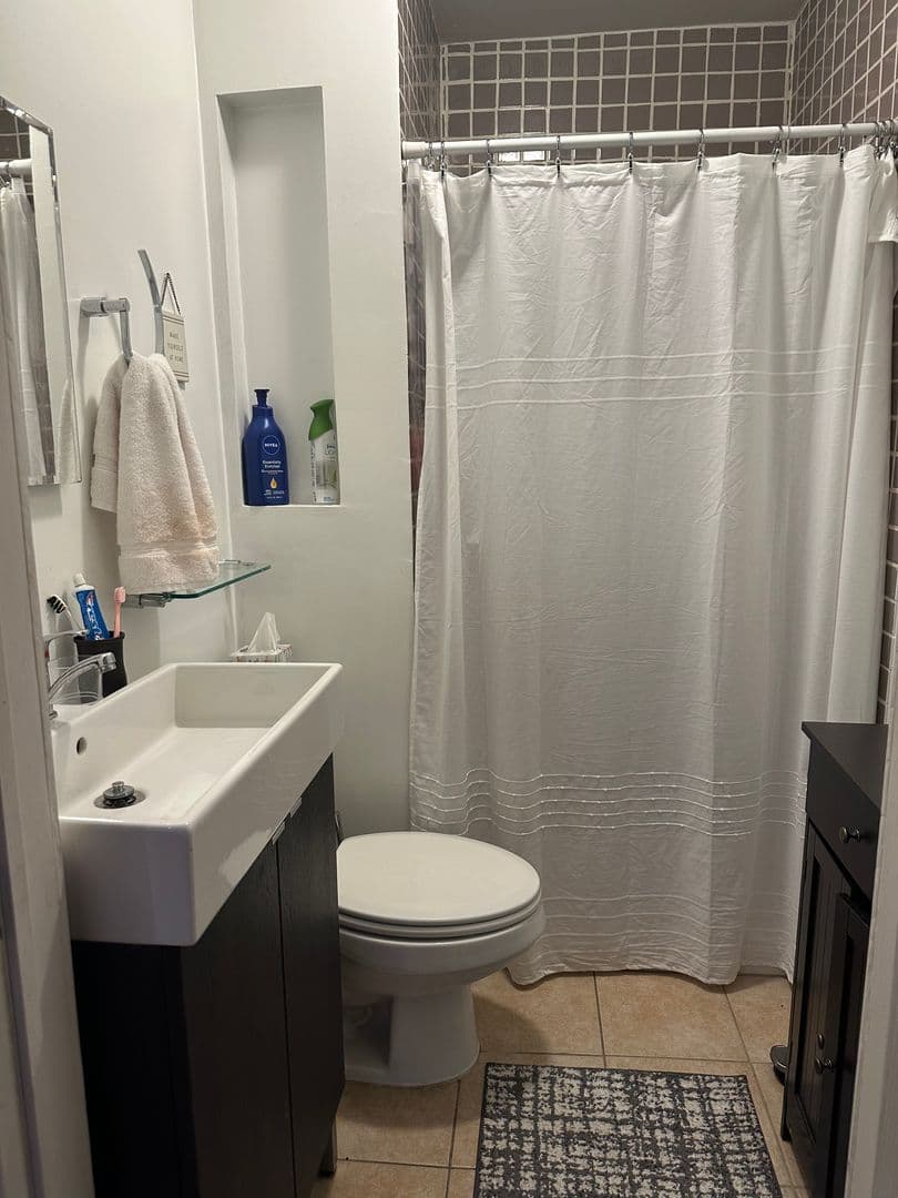 Chicago Apartment: 2101 S. Ashland Ave