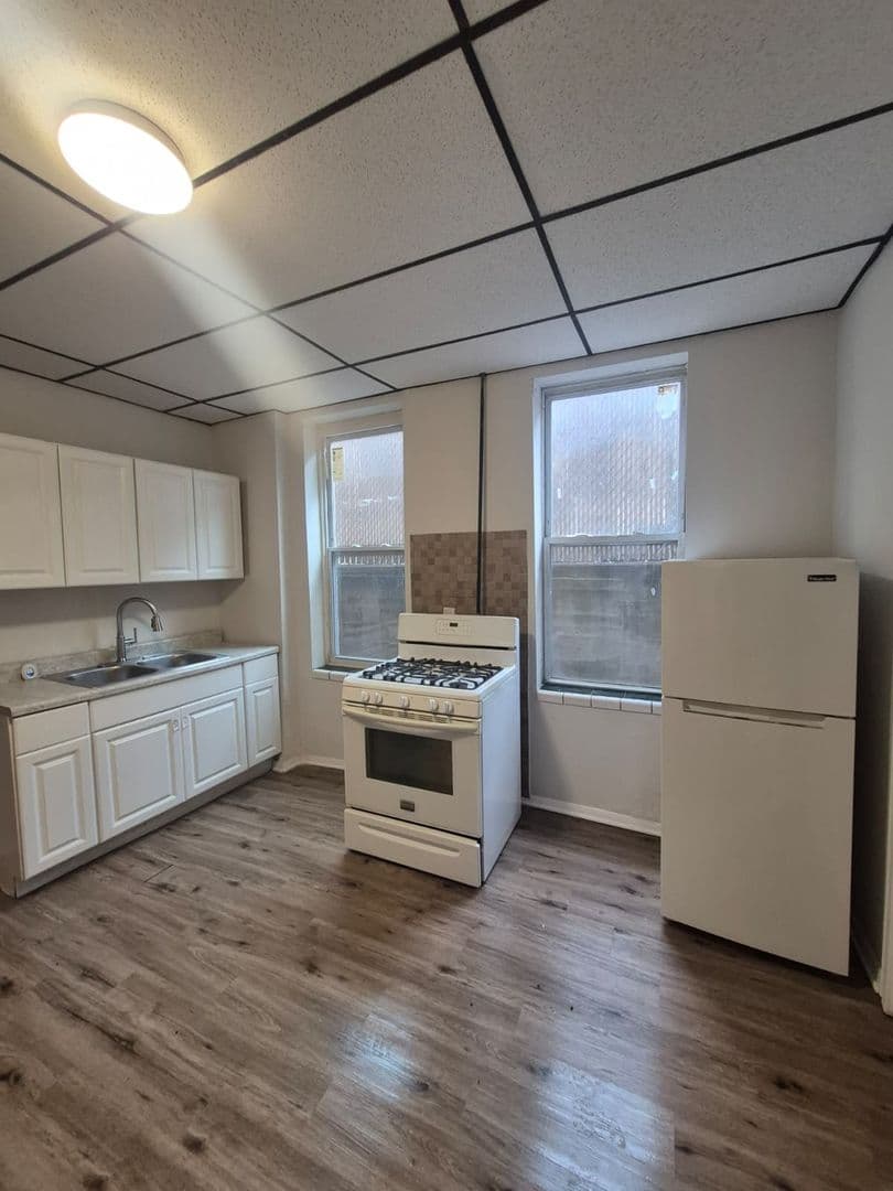 Chicago Apartment: 2143 S. Fairfield Ave