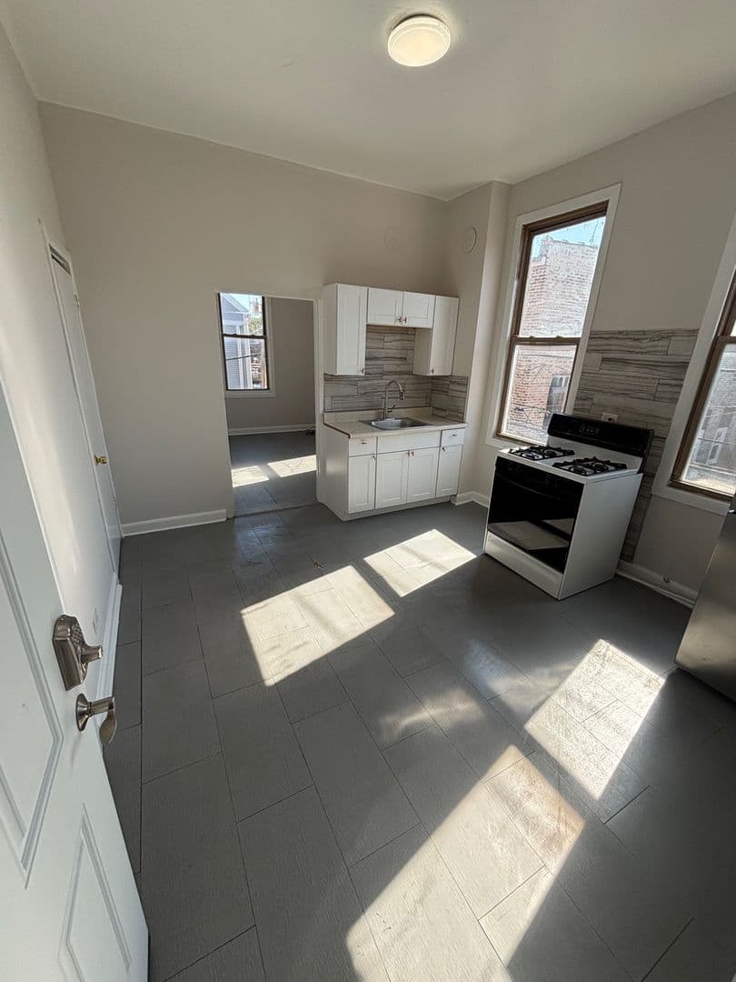 Chicago Apartment: 2143 S. Fairfield Ave