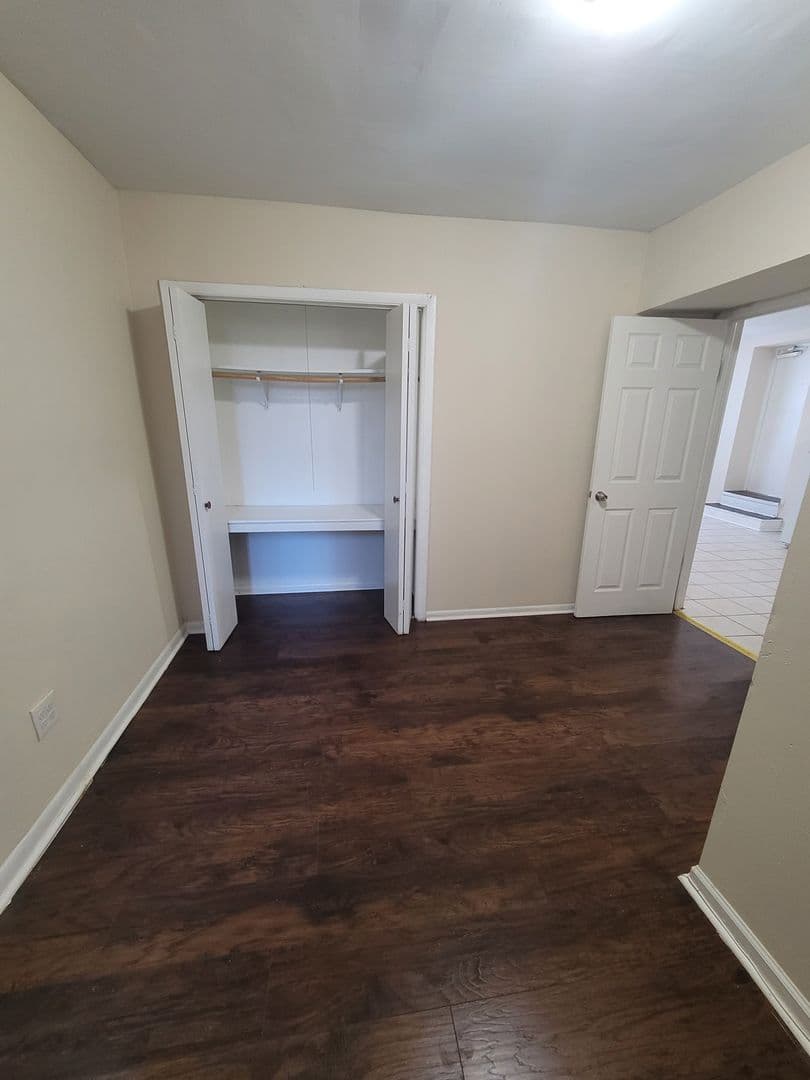Chicago Apartment: 2200-2210 S. Marshall Blvd