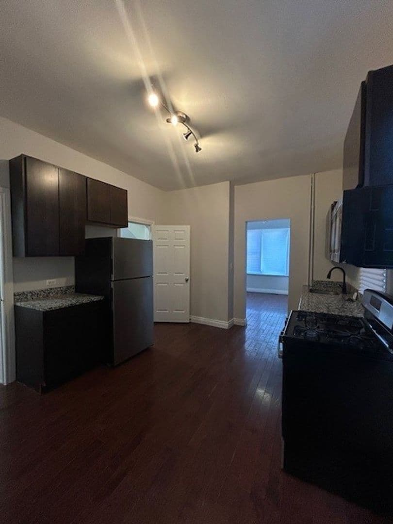 Chicago Apartment: 2903-05 W. 25th St