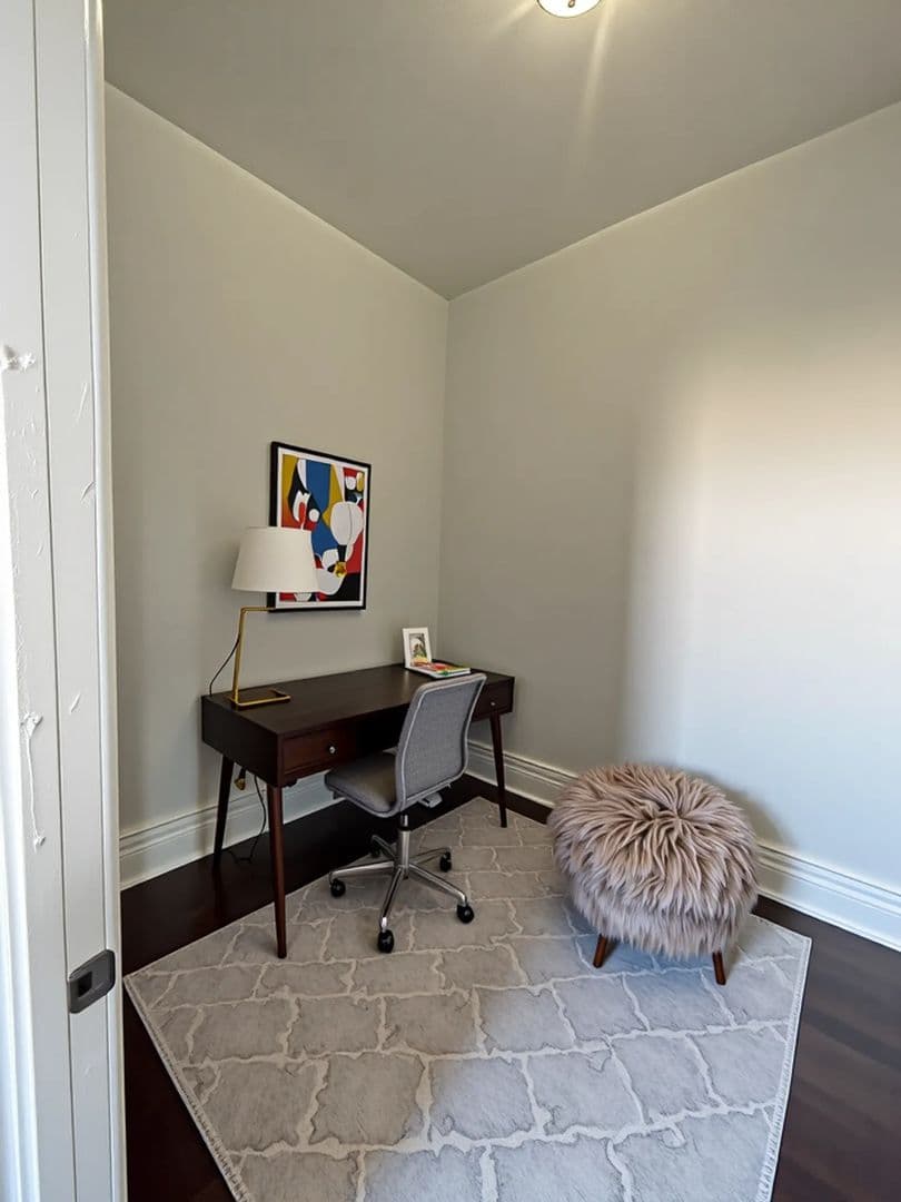 Chicago Apartment: 2003 W. Cermak Rd
