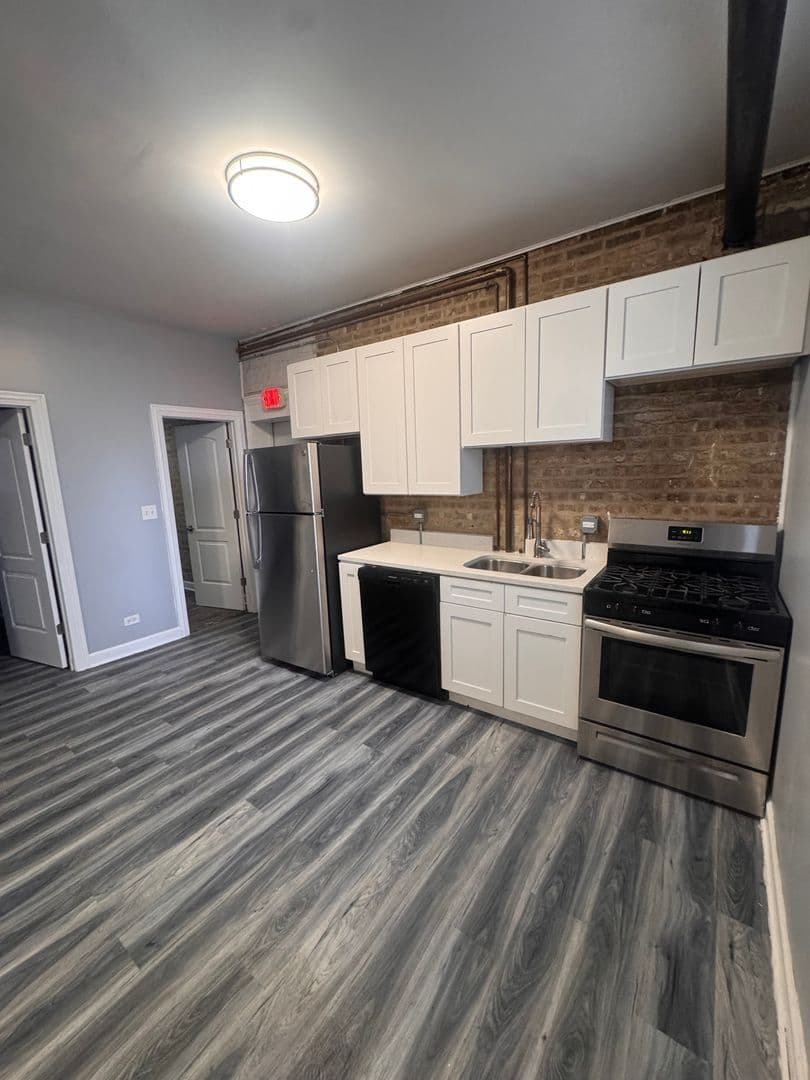 Chicago Apartment: 2900-04 N. Laramie Ave.