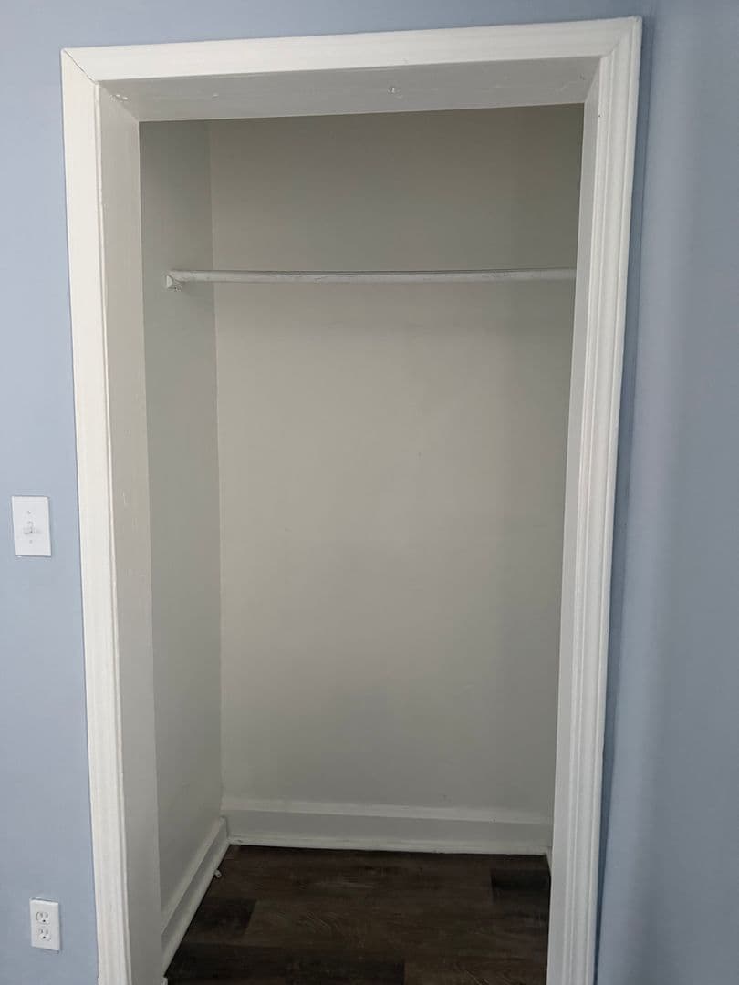Chicago Apartment: 2101 S. Marshall Blvd & 2867-69 W. 21st St