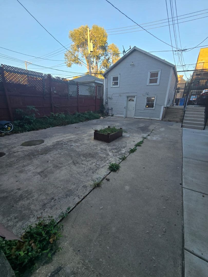 Chicago Apartment: 1631 S. California Ave