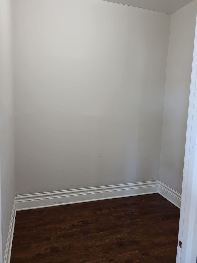 Chicago Apartment: 2003 W. Cermak Rd