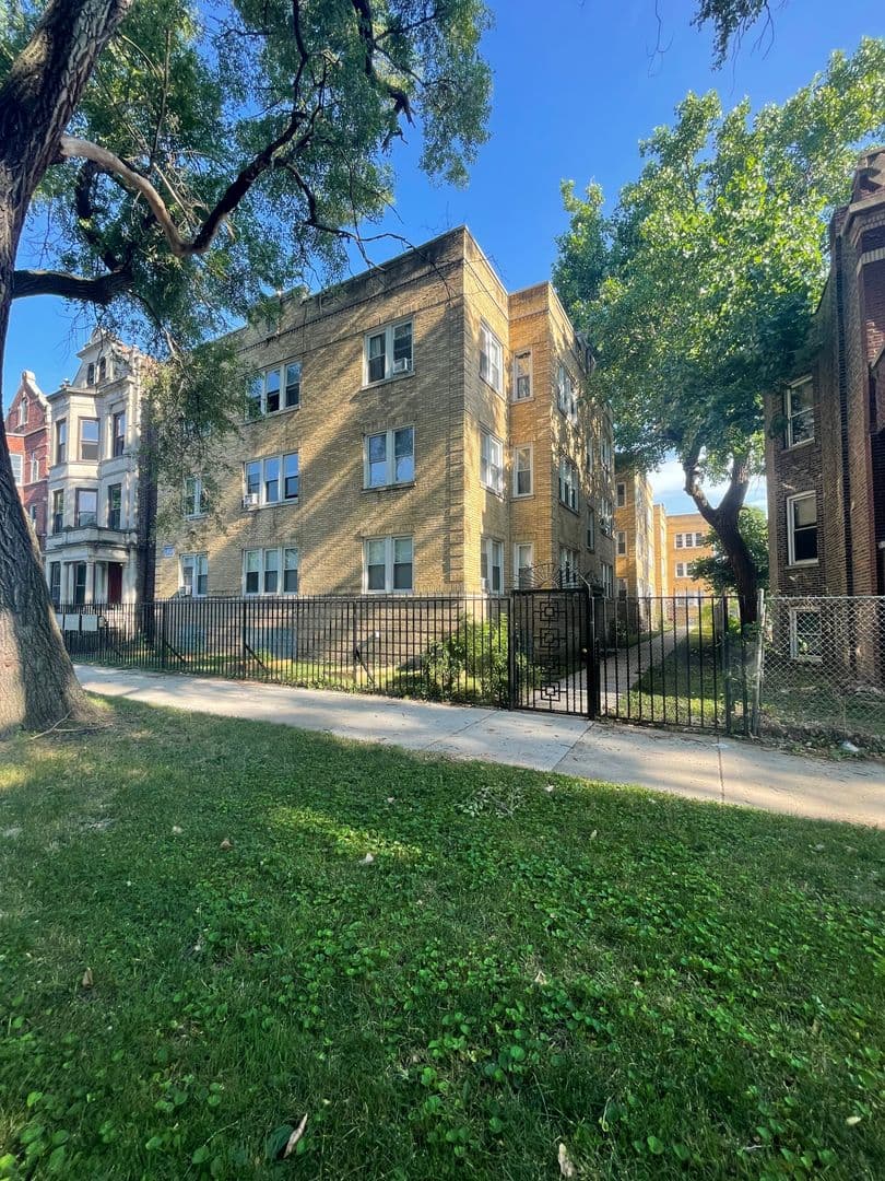 Chicago Apartment: 2917-21 W. 24th Blvd