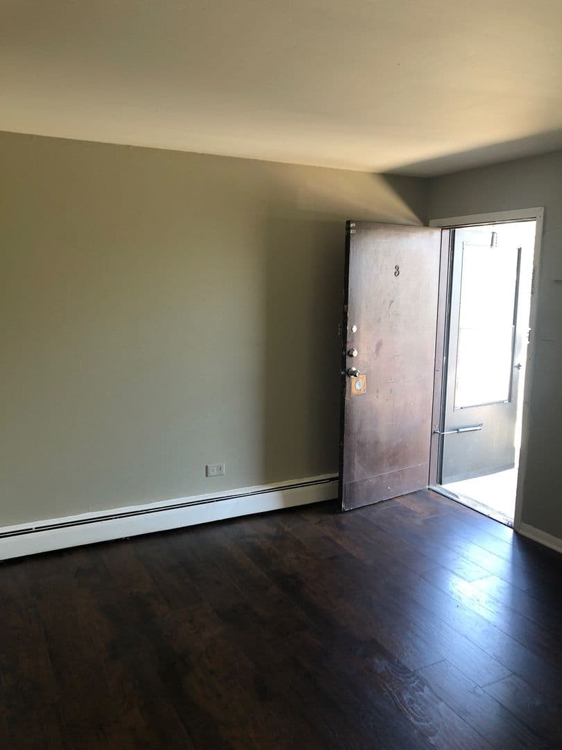 Calumet Park Apartment: 1200 W. 127th St