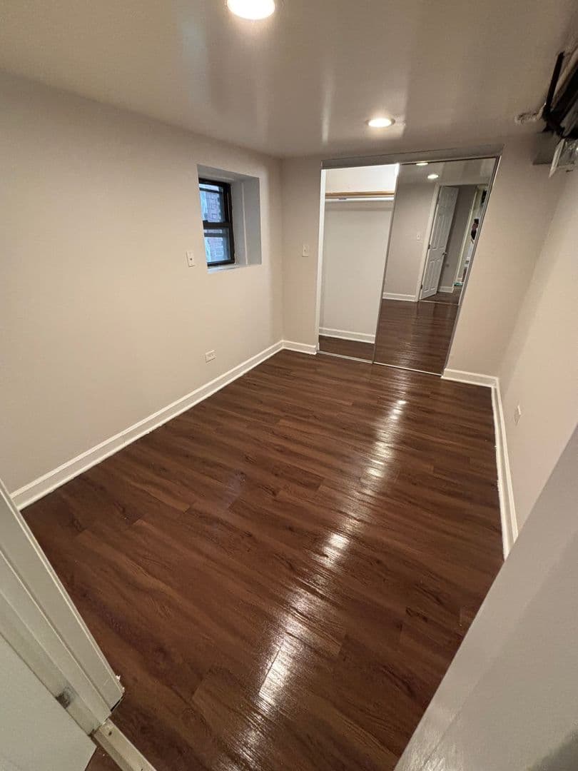 Chicago Apartment: 3042 W. Cullerton St