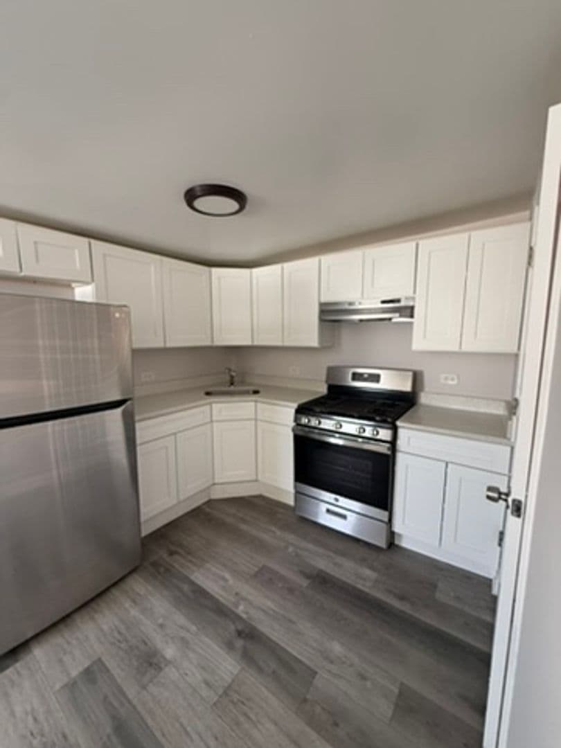 Chicago Apartment: 3004-3006 S. Archer Ave