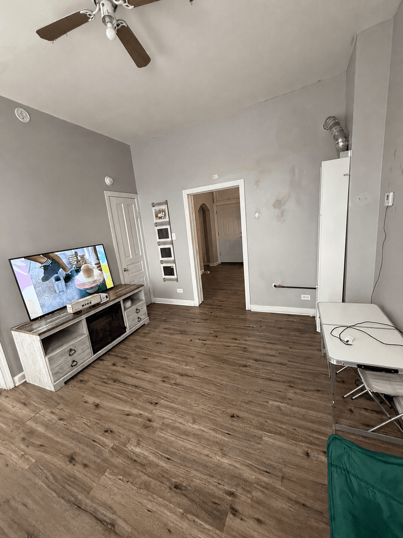 Chicago Apartment: 2143 S. Fairfield Ave