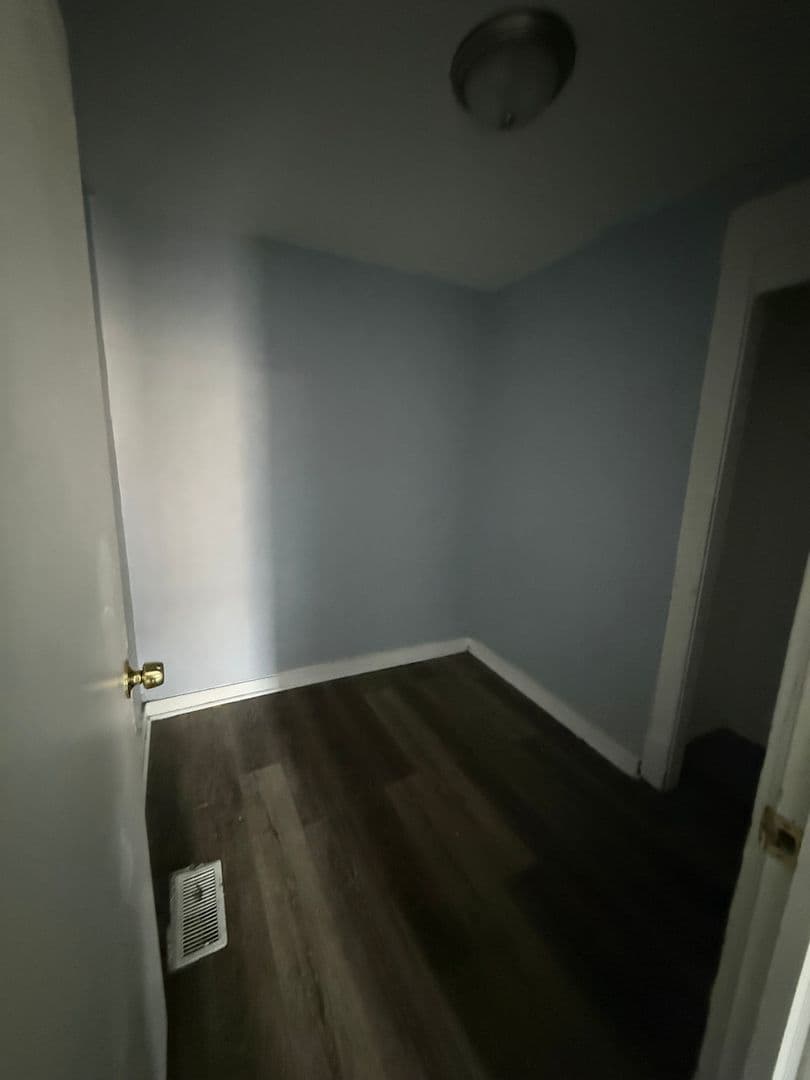 Chicago Apartment: 2101 S. Marshall Blvd & 2867-69 W. 21st St