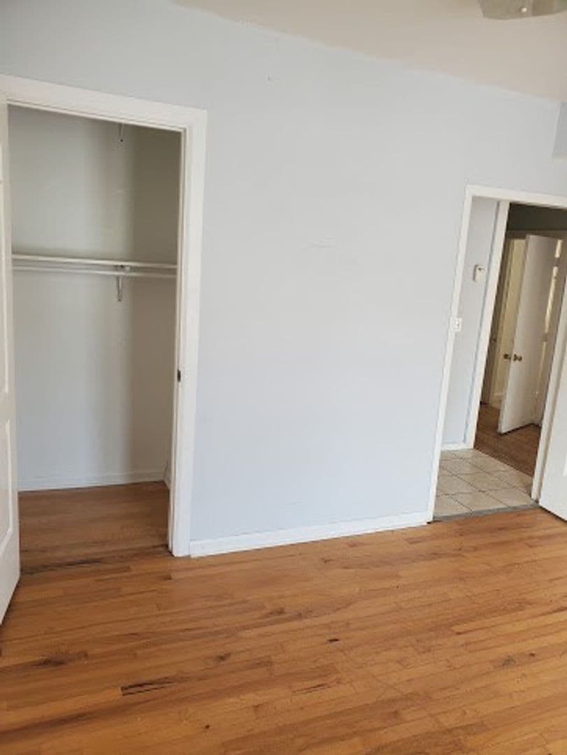 Chicago Apartment: 2200-2210 S. Marshall Blvd