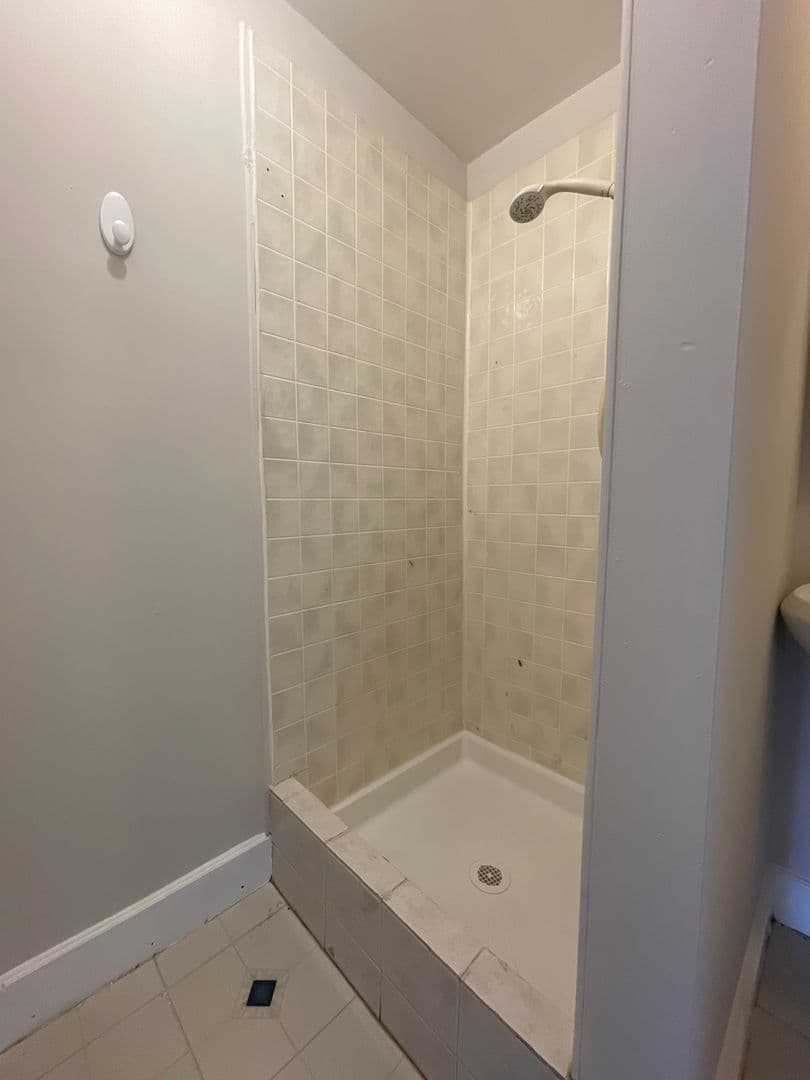 Chicago Apartment: 3215 W. Cermak Rd
