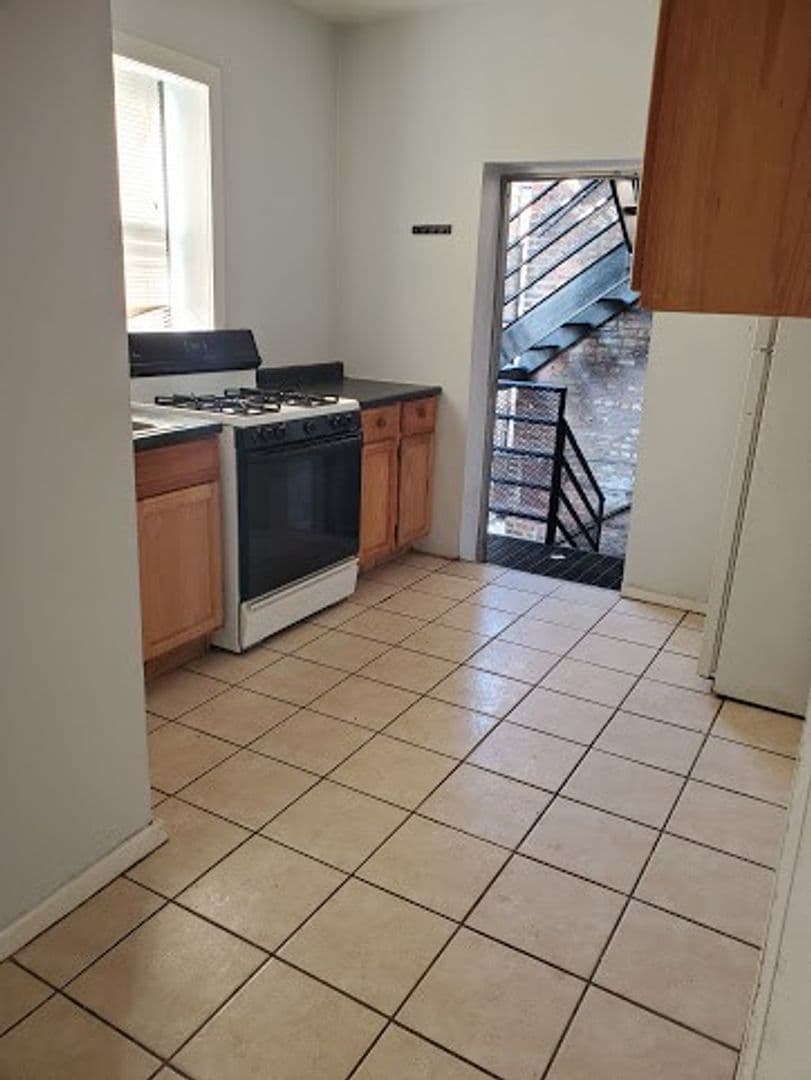 Chicago Apartment: 2200-2210 S. Marshall Blvd