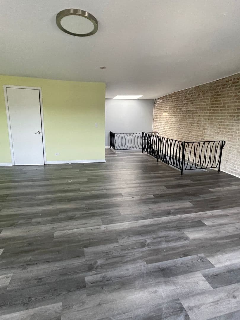 Chicago Apartment: 3004-3006 S. Archer Ave