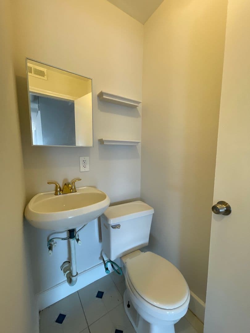 Chicago Apartment: 3215 W. Cermak Rd
