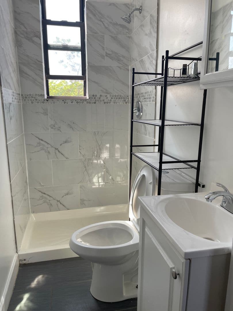Chicago Apartment: 3042 W. Cullerton St
